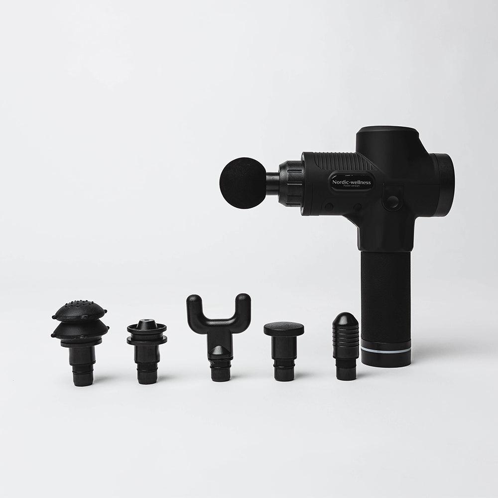 Nordic-wellness Massagepistol POWER version i sort med udskiftelige massagehoveder